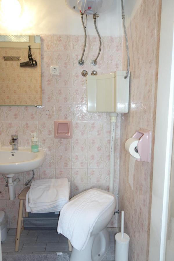 Room Novakovic Biograd Na Moru Exterior foto